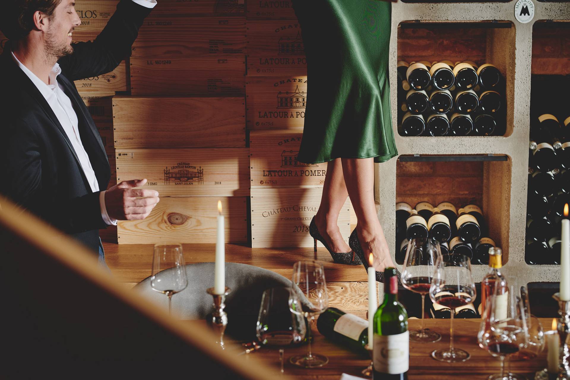 Tanzen im Weinkeller Burg Hotel Oberlech