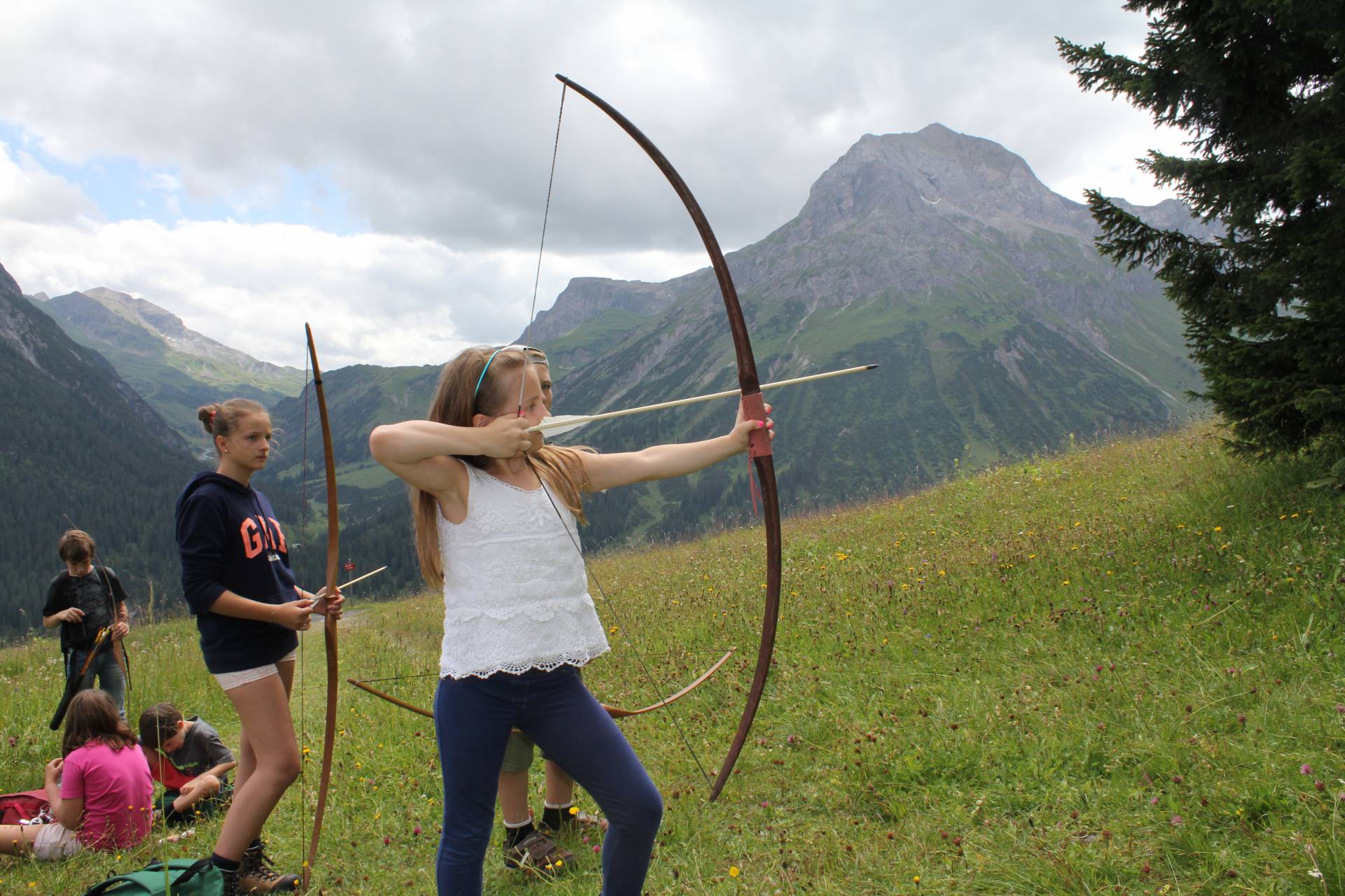 A sure shot with the bow - Burg Hotel Oberlech