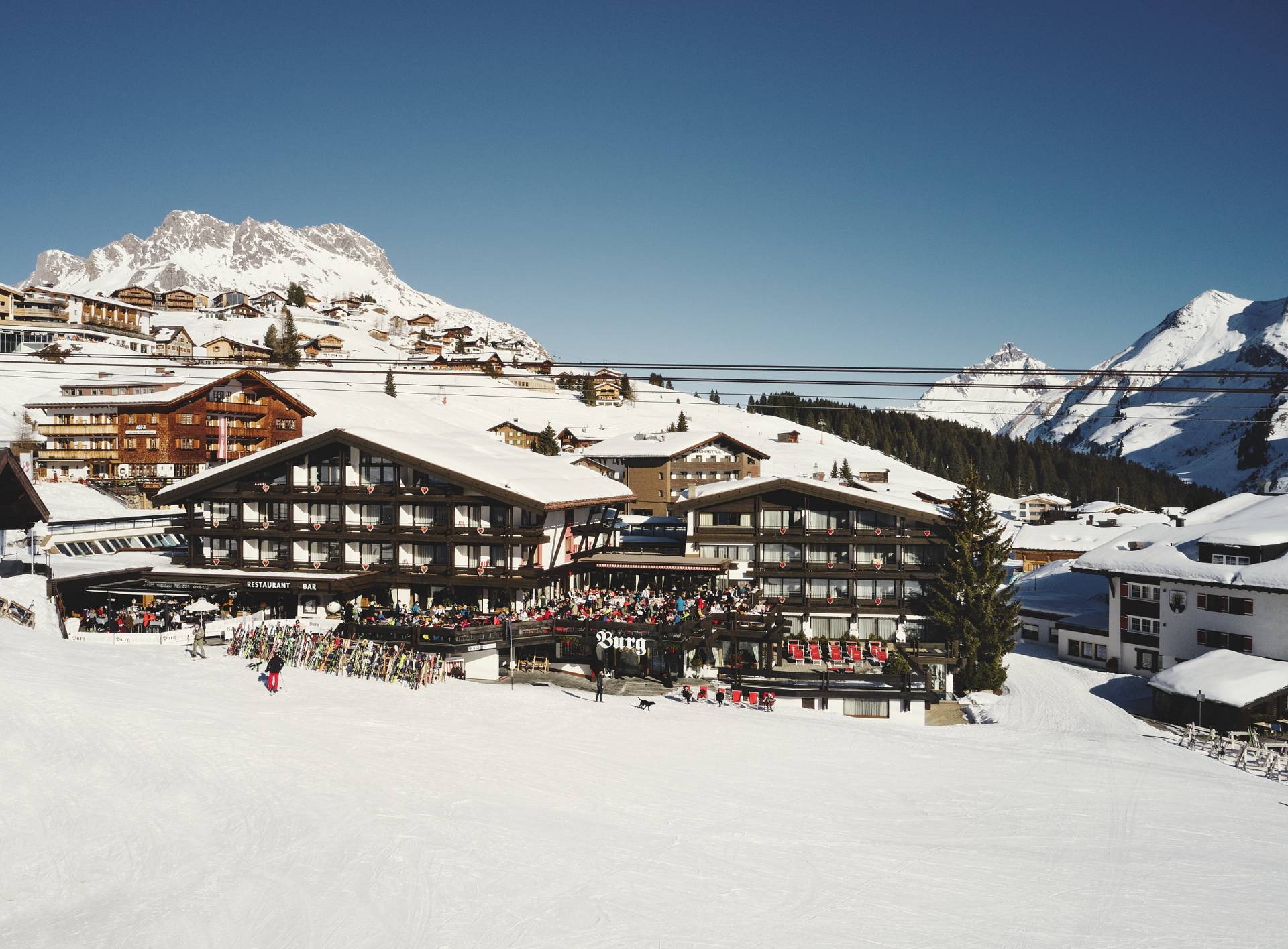 Winterurlaub direkt an der Piste mit Burg Hotel Oberlech