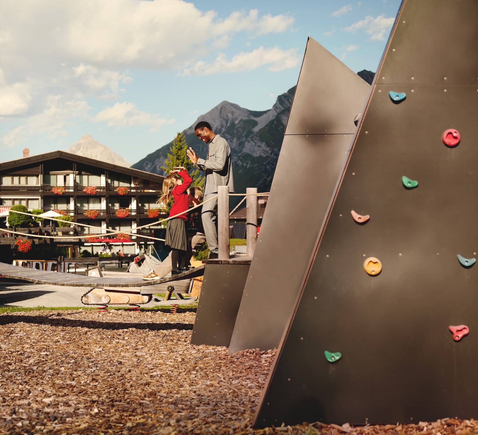 Summer in Lech with children - BURG Hotel