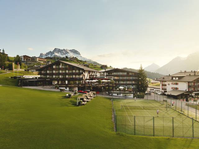 Burg Hotel Lech am Arlberg Aussen 