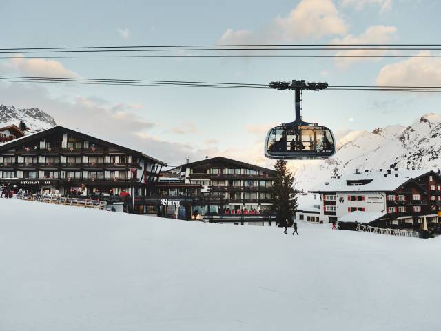 Burg Hotel Oberlech right next to the ski lift