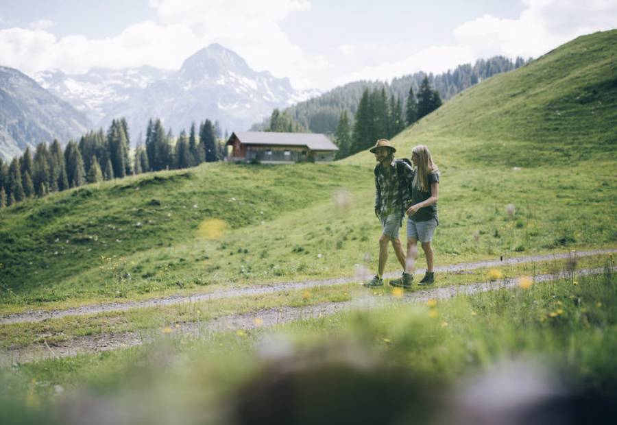 On with the running shoes! - Burghotel Oberlech